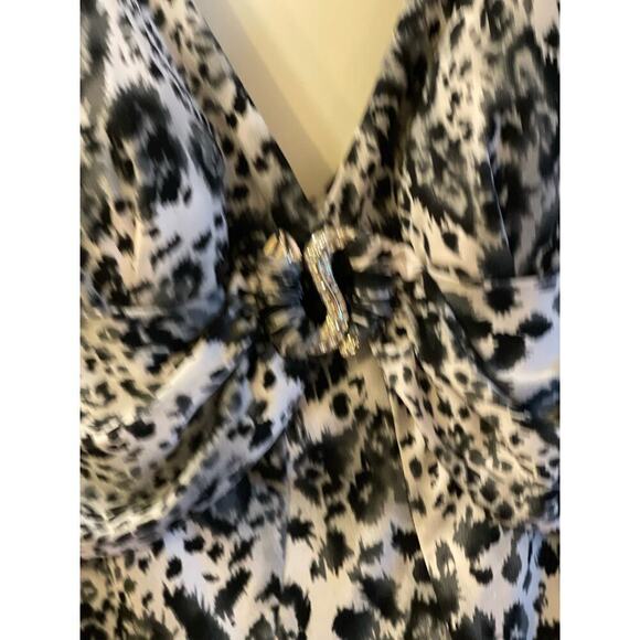 Top snake print with rhinestone snake intertwined  size Med oe - Picture 2 of 3